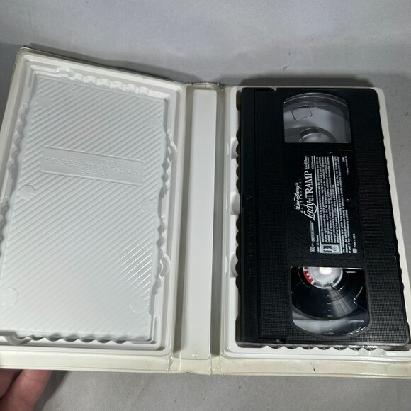 Walt Disneys Lady And The Tramp Masterpiece Classic VHS 1998 Disney - Picture 3 of 3